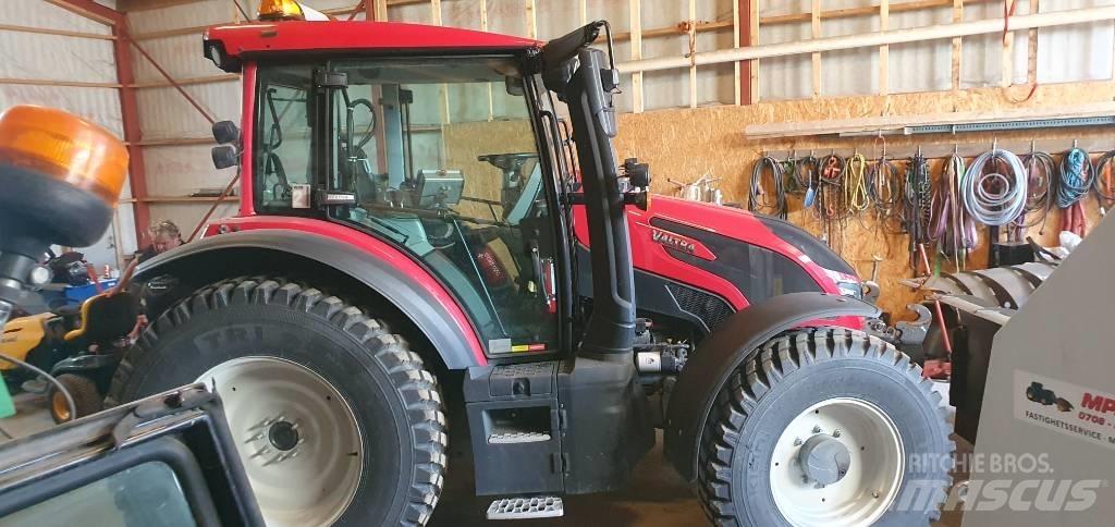 Valtra G125 Active Traktorji
