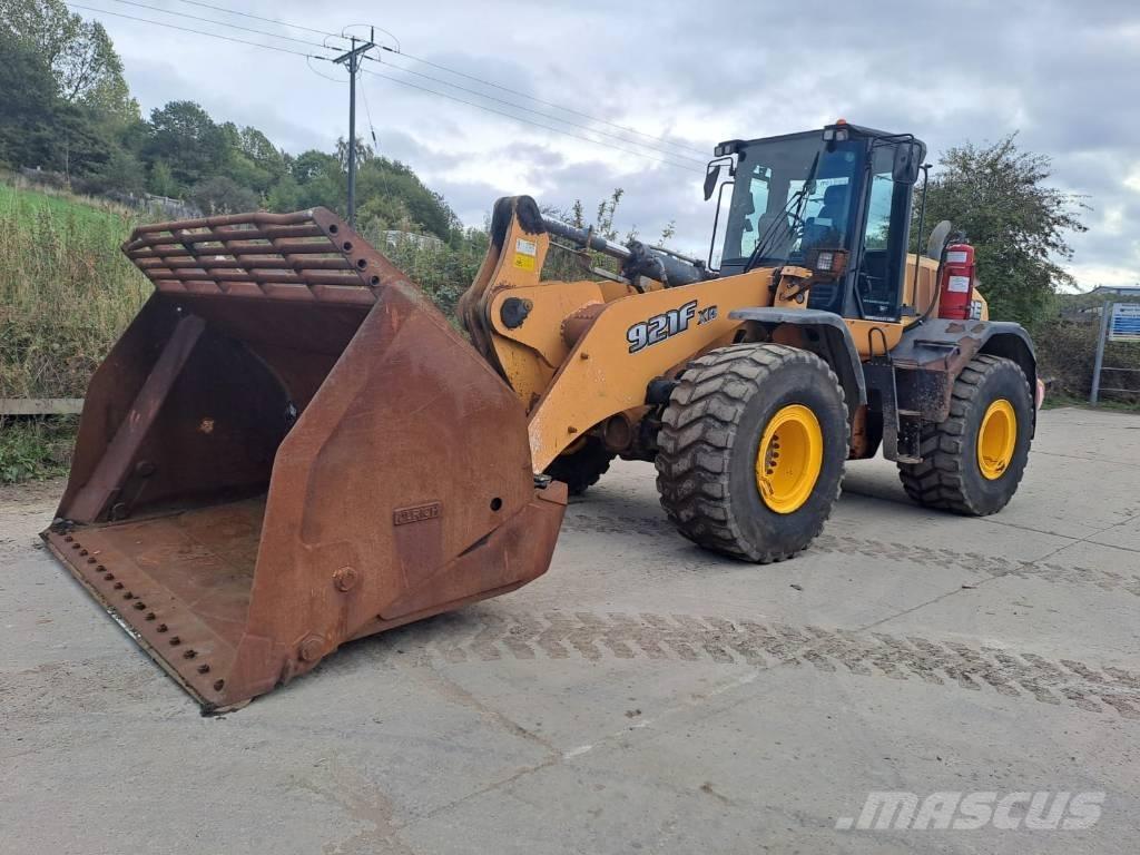 CASE 921FXR Kolesni nakladalci