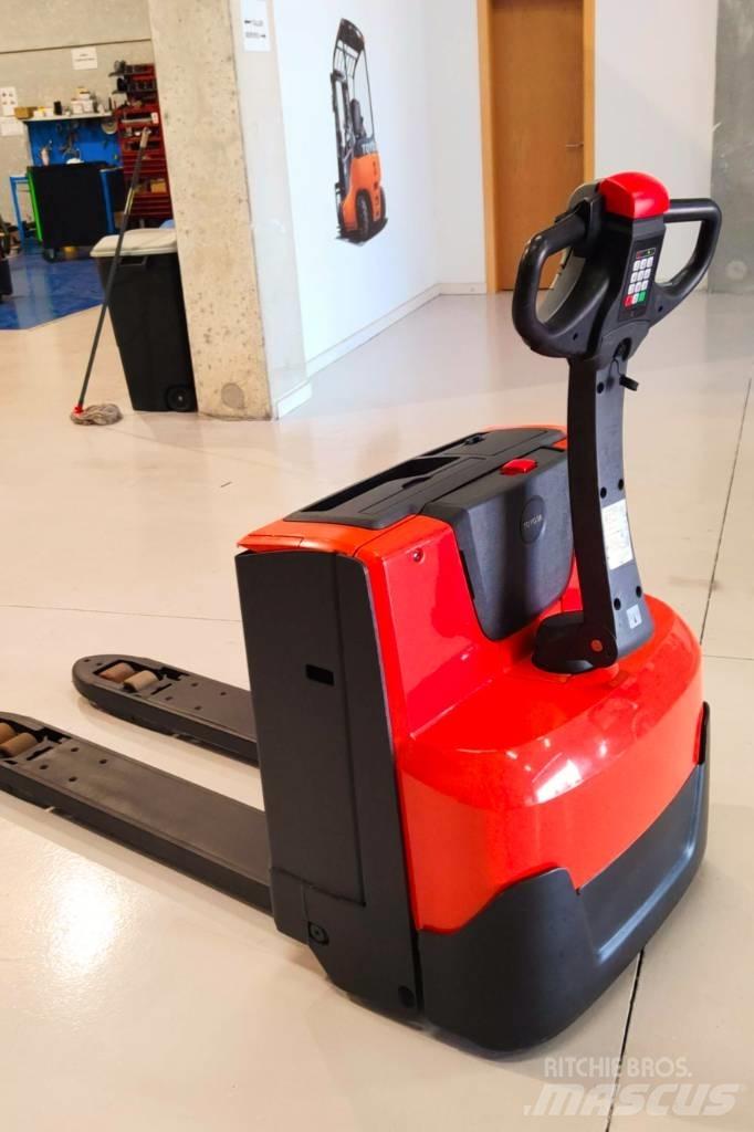 BT LWE 180 Električni nizko dvižni viličar