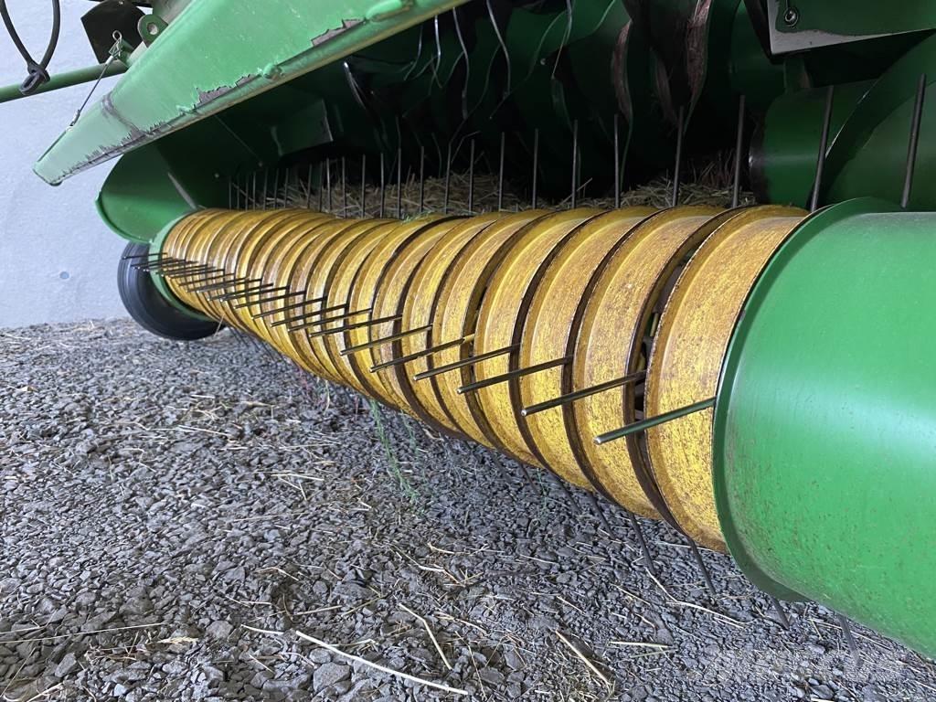 John Deere 568 Balirke (okrogle bale)