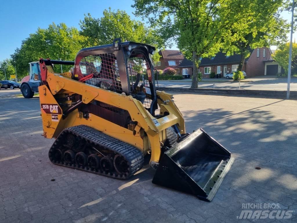 CAT 257 D Skid steer mini nakladalci