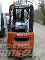 Nissan PD01A18PQ Plinski viličarji
