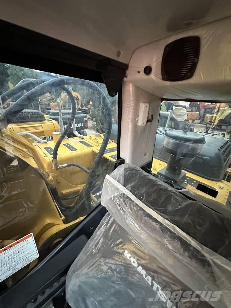 Komatsu PC 210 Bagri goseničarji
