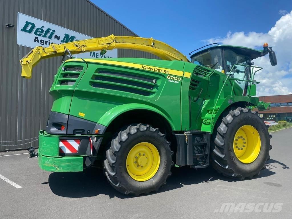 John Deere 8200 Kombajni za krmo