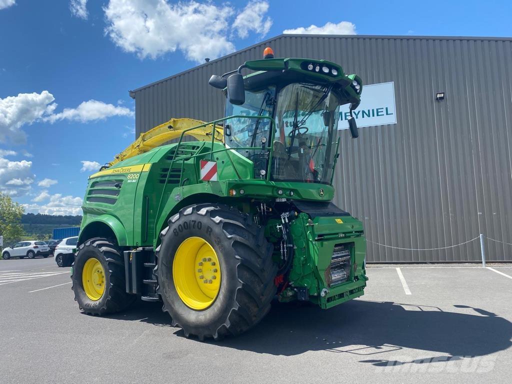 John Deere 8200 Kombajni za krmo