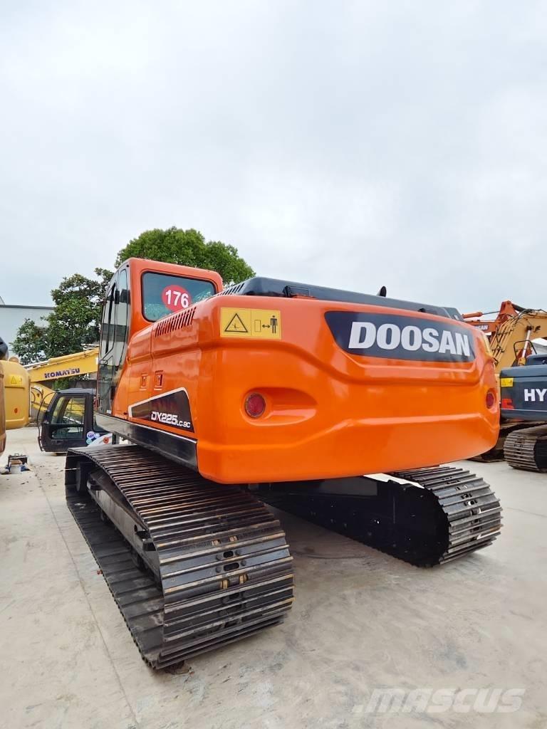 Doosan DX 225 LC-9C Bagri goseničarji