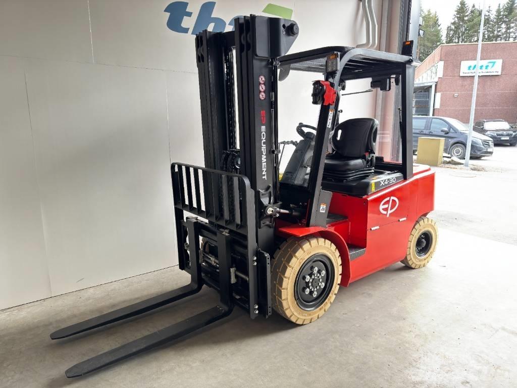 EP EFL302X4 Električni viličarji
