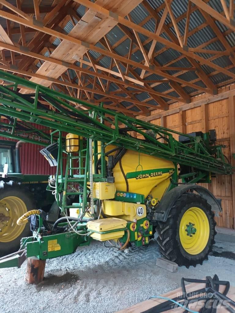 John Deere 840 Vlečne škropilnice