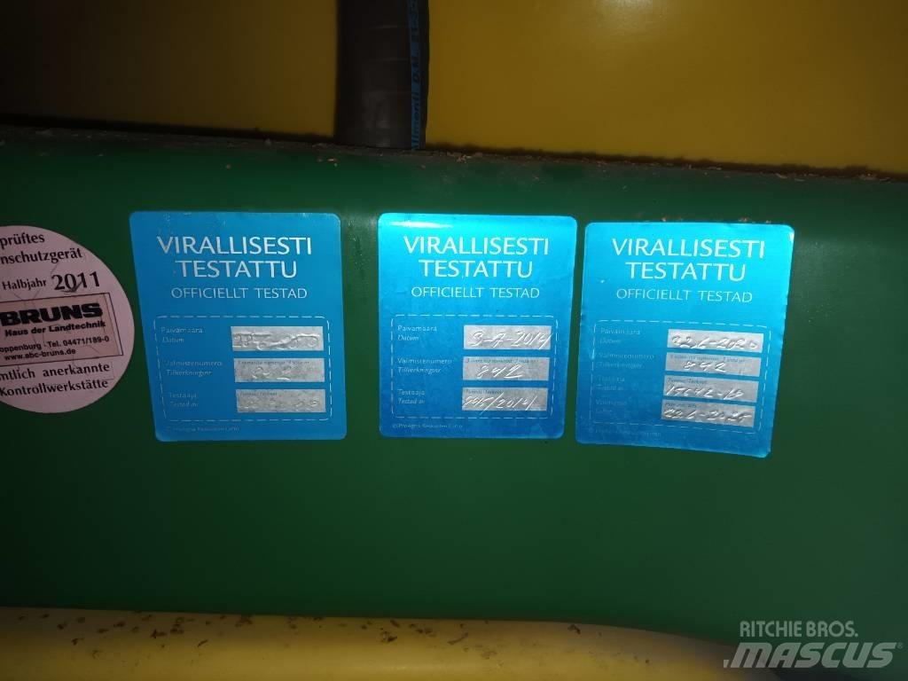 John Deere 840 Vlečne škropilnice