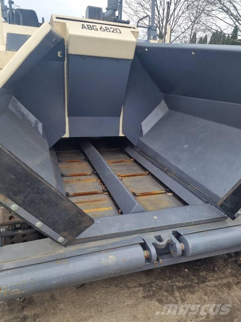 Volvo Titan 6820 Asfaltni finišerji