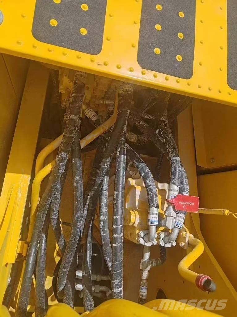 Komatsu 200-8 Bagri goseničarji