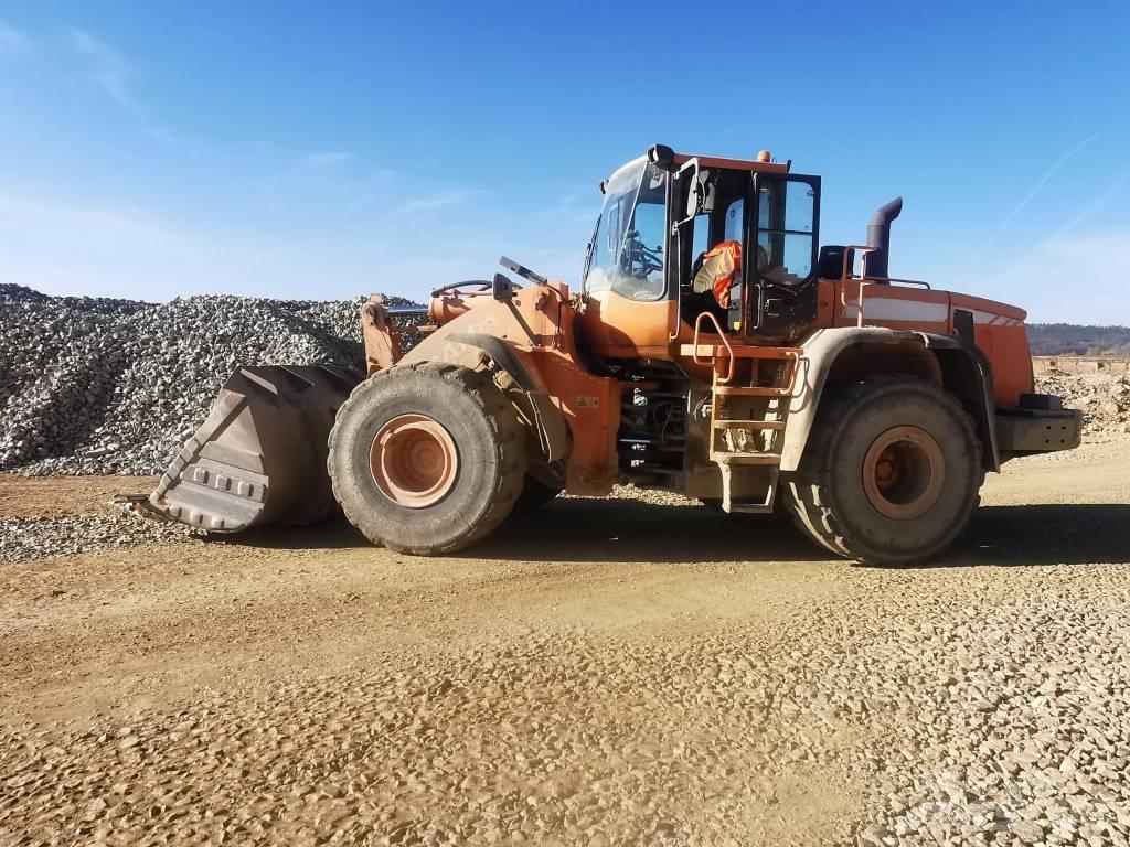 Doosan DL 400 Kolesni nakladalci