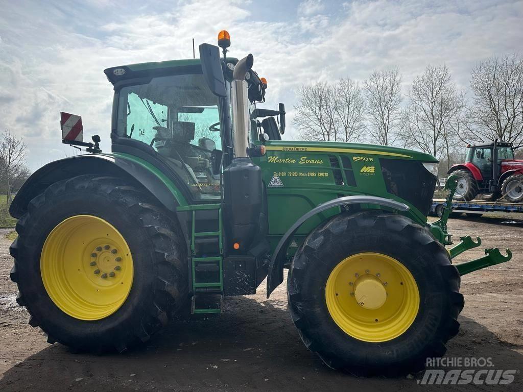 John Deere 6250 R Traktorji