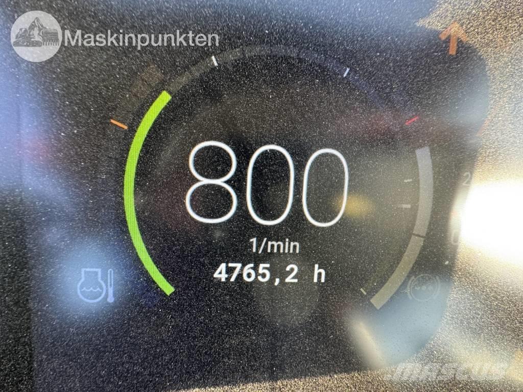 Fendt 724 Vario Traktorji