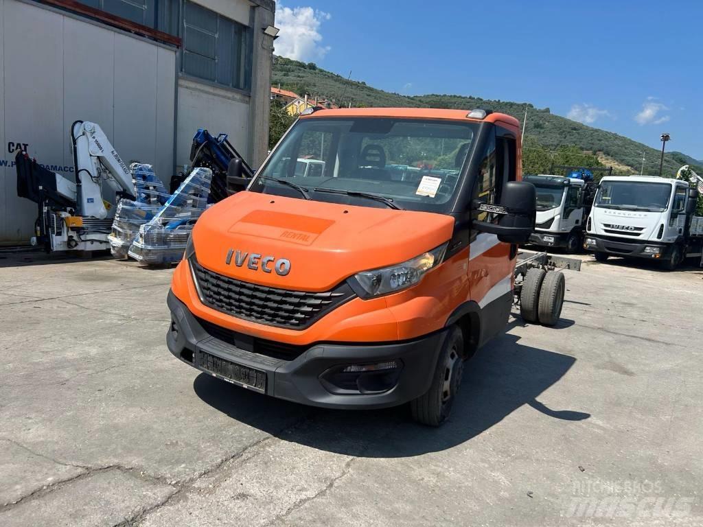 Iveco Daily 35-140 Tovornjaki zabojniki