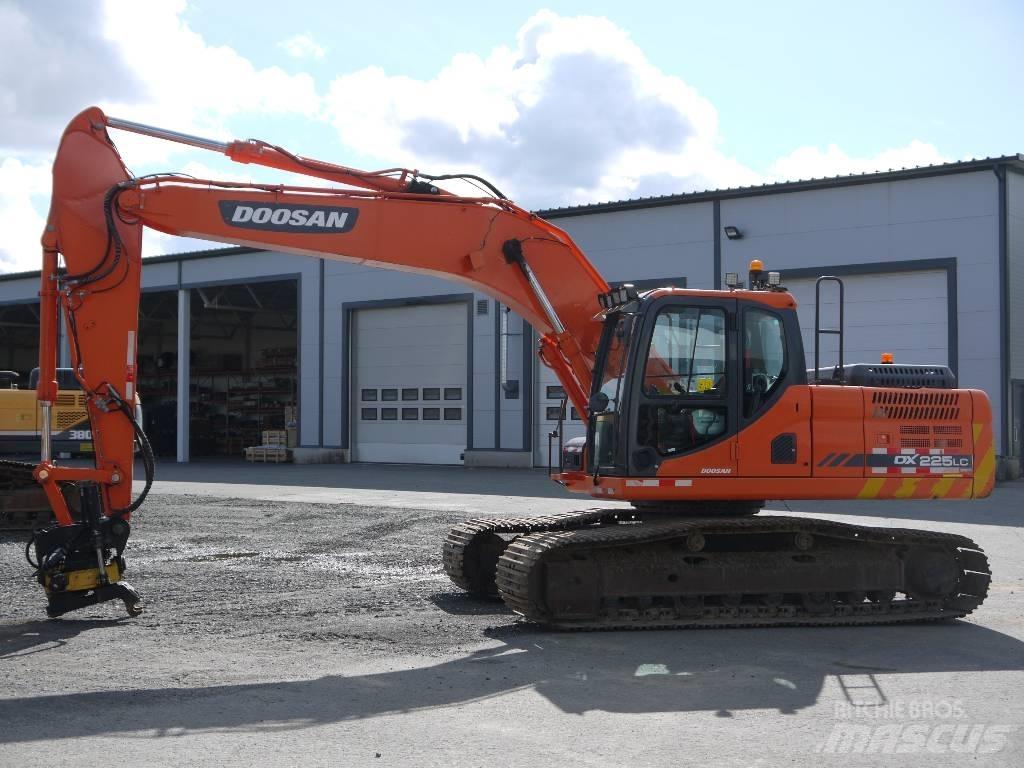 Doosan DX 225 LC-3 Bagri goseničarji