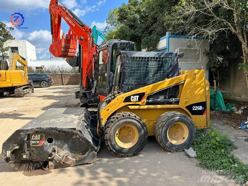 CAT 226 B Skid steer mini nakladalci