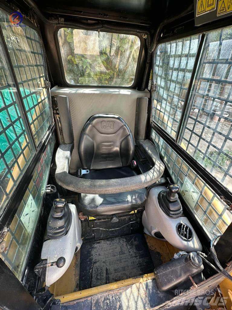 CAT 226 B Skid steer mini nakladalci