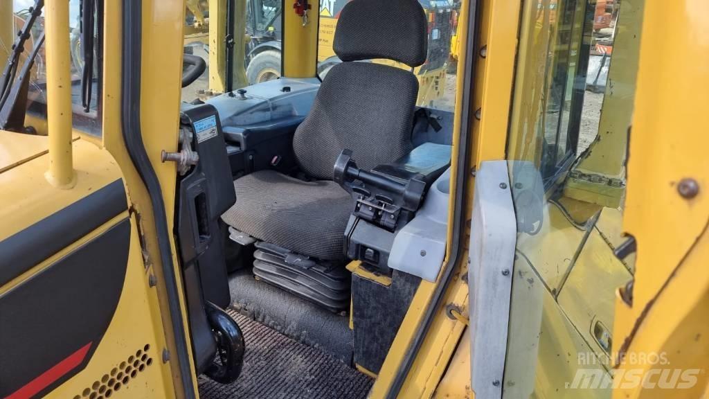 CAT D 5 N LGP Buldožerji goseničarji