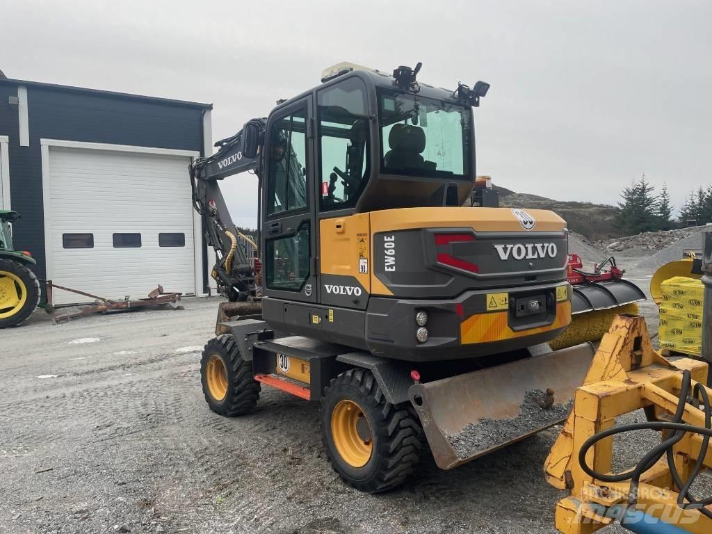 Volvo EW 60 Bagri na kolesih