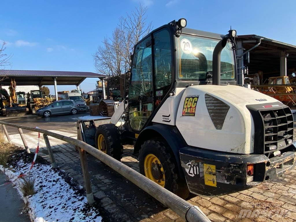 Komatsu WA 70-7 Kolesni nakladalci