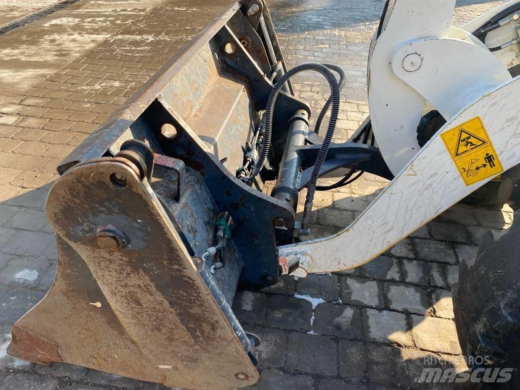 Komatsu WA 70-7 Kolesni nakladalci