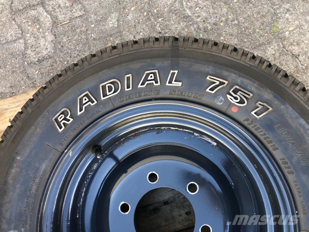  Radial 751 Manjši traktorji