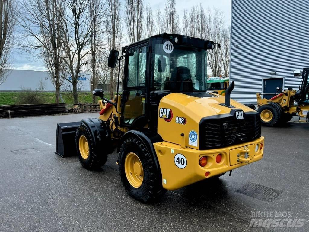 CAT 908 Kolesni nakladalci