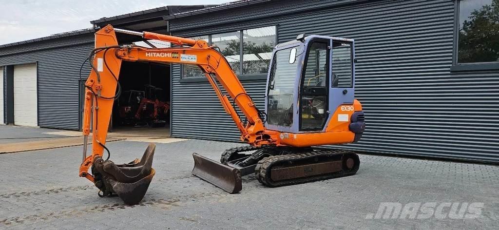 Hitachi EX30 Mini bagri <7t