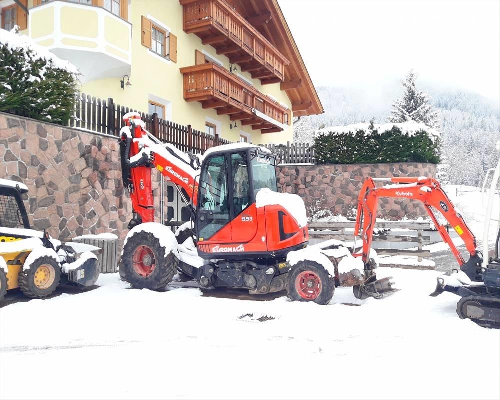 Euromach R555H Amfibijski bagri