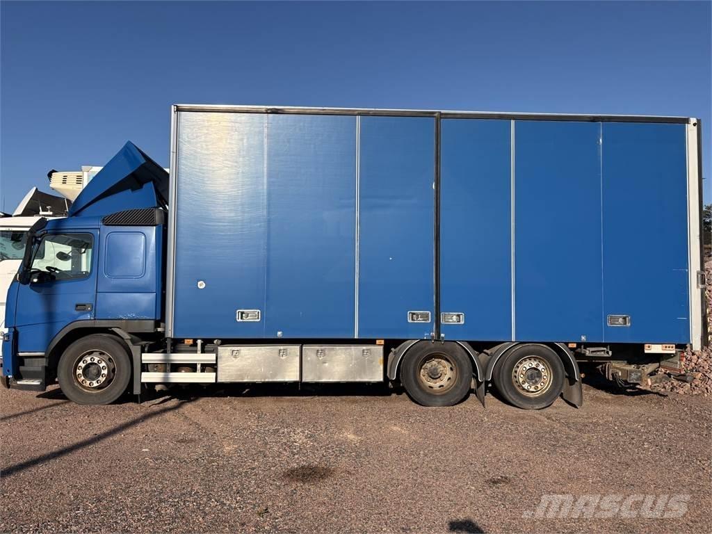 Volvo FM330 6x2 Tovornjaki zabojniki