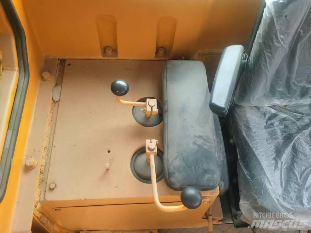 CAT D 7 G Buldožerji goseničarji