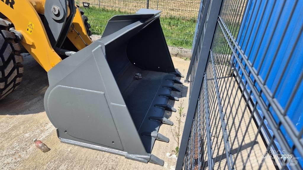 Liebherr L546 Kolesni nakladalci