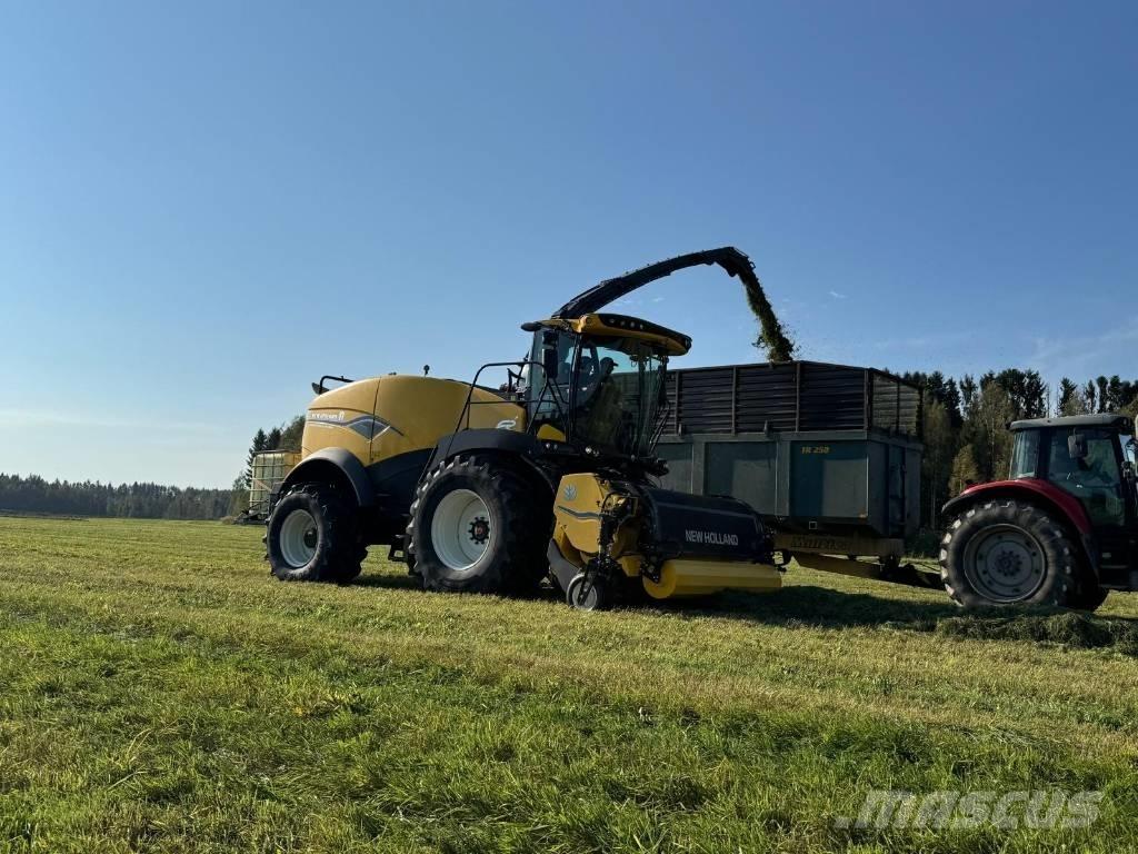 New Holland FR 550 Stroji za krmo na lastni pogon