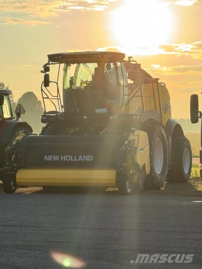 New Holland FR 550 Stroji za krmo na lastni pogon