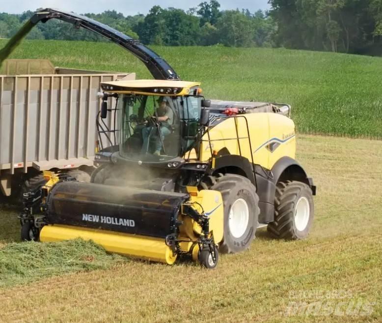 New Holland FR 550 Stroji za krmo na lastni pogon