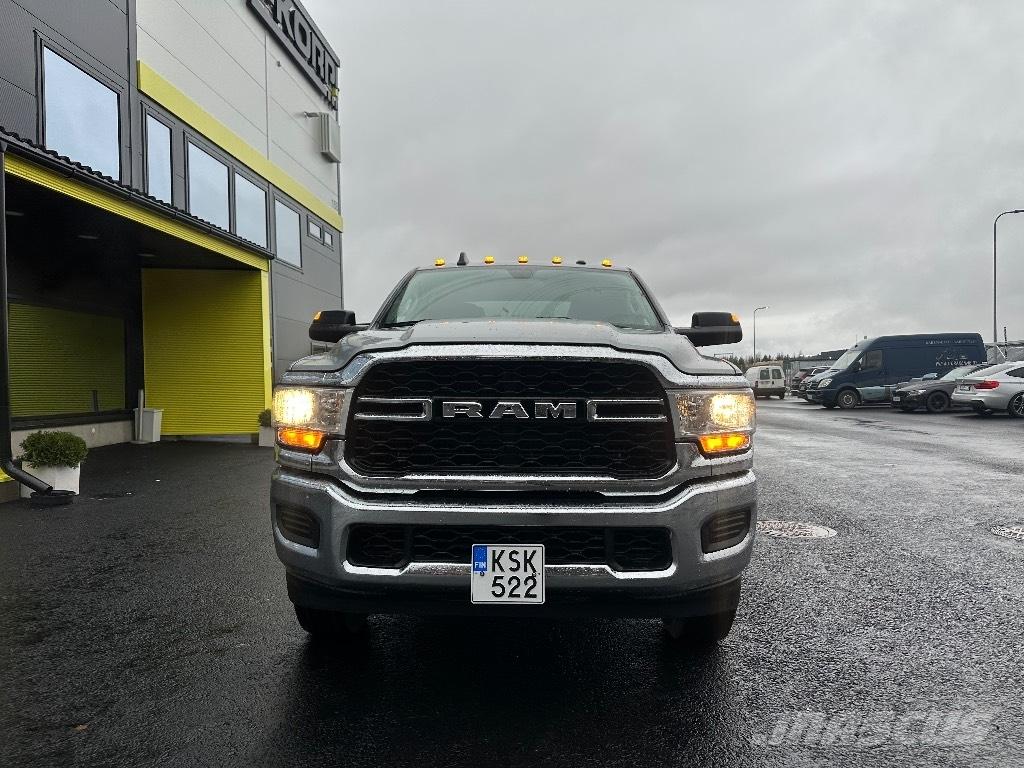 RAM 2500 Tradesman Prekucniki