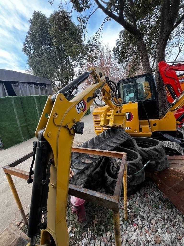 CAT 302 CR Mini bagri <7t