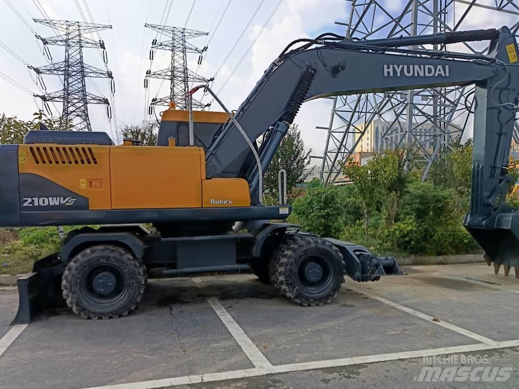 Hyundai R210W Bagri na kolesih