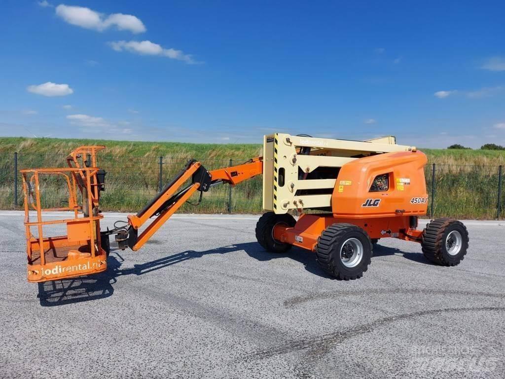 JLG 450 AJ Zglobne dvižne ploščadi