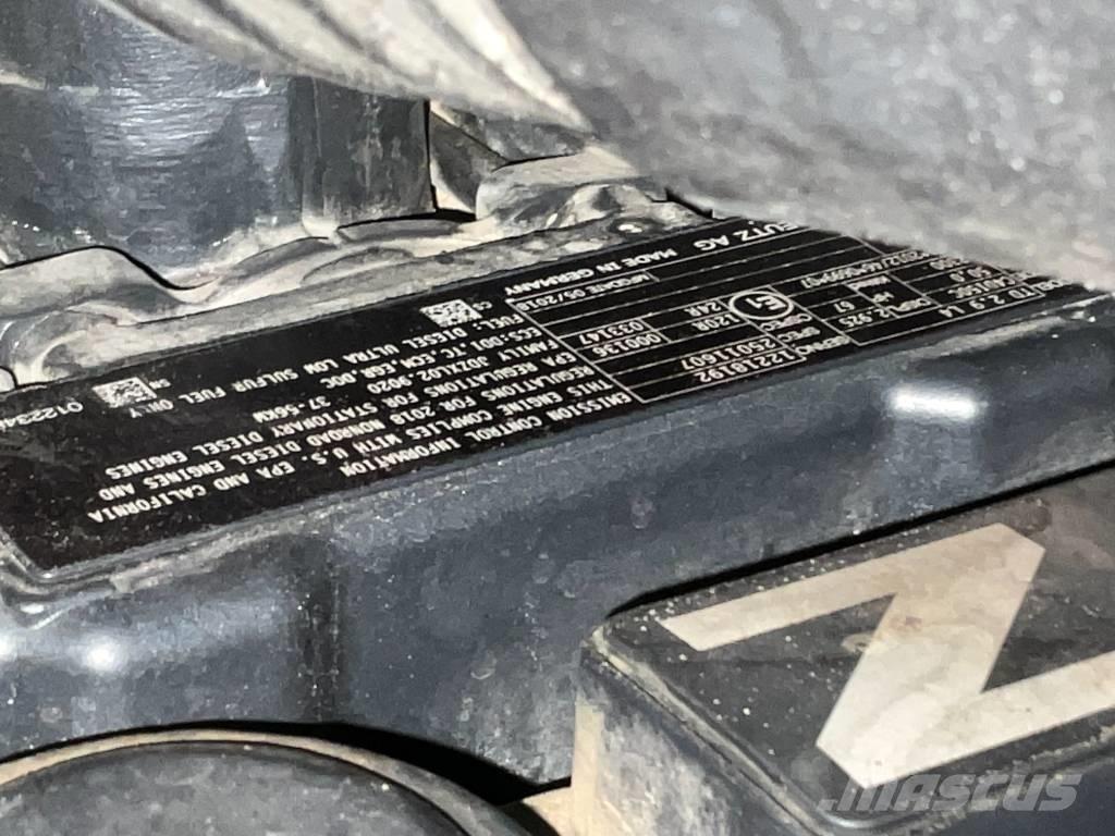 Mecalac AX 700 Kolesni nakladalci