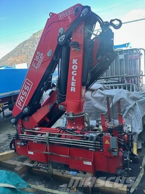 Fassi F 165 Paletna dvigala