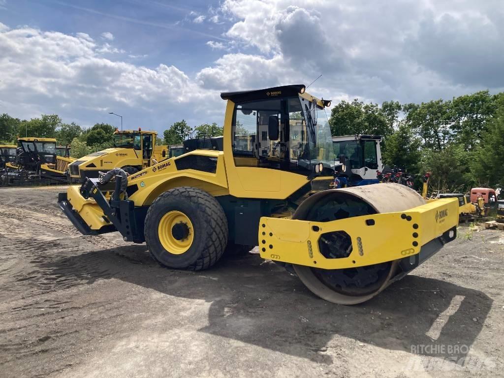 Bomag BW 213 DH-5 Kompaktorji tal