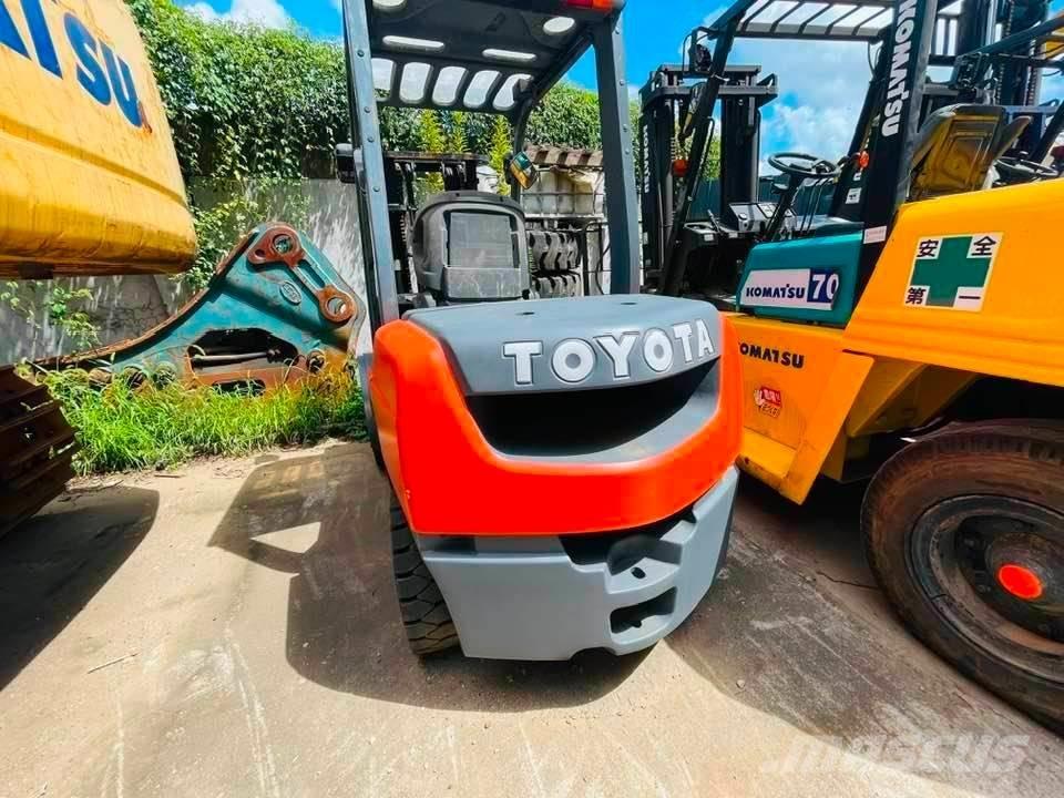 Toyota FB30-7 Električni viličarji