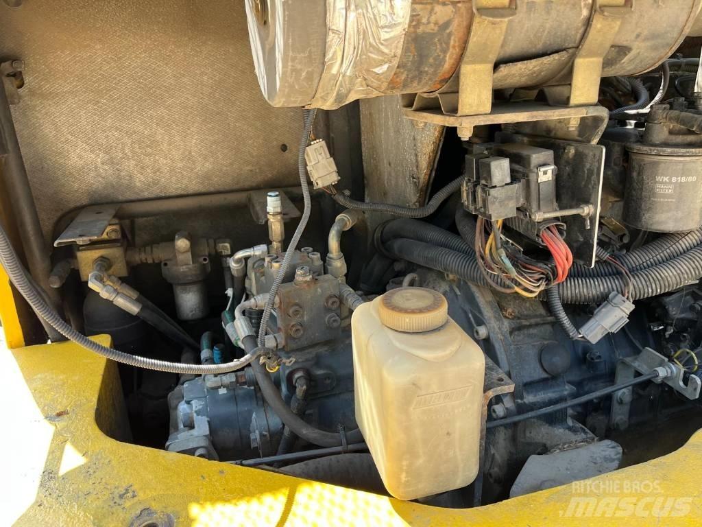 Komatsu PW 75 R Bagri na kolesih