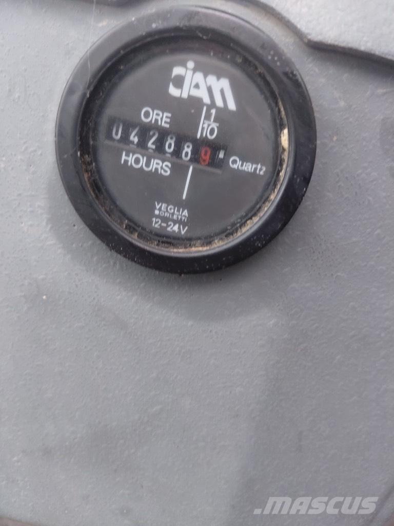 Kramer-allrad 808K Midi bagri 7t – 12t