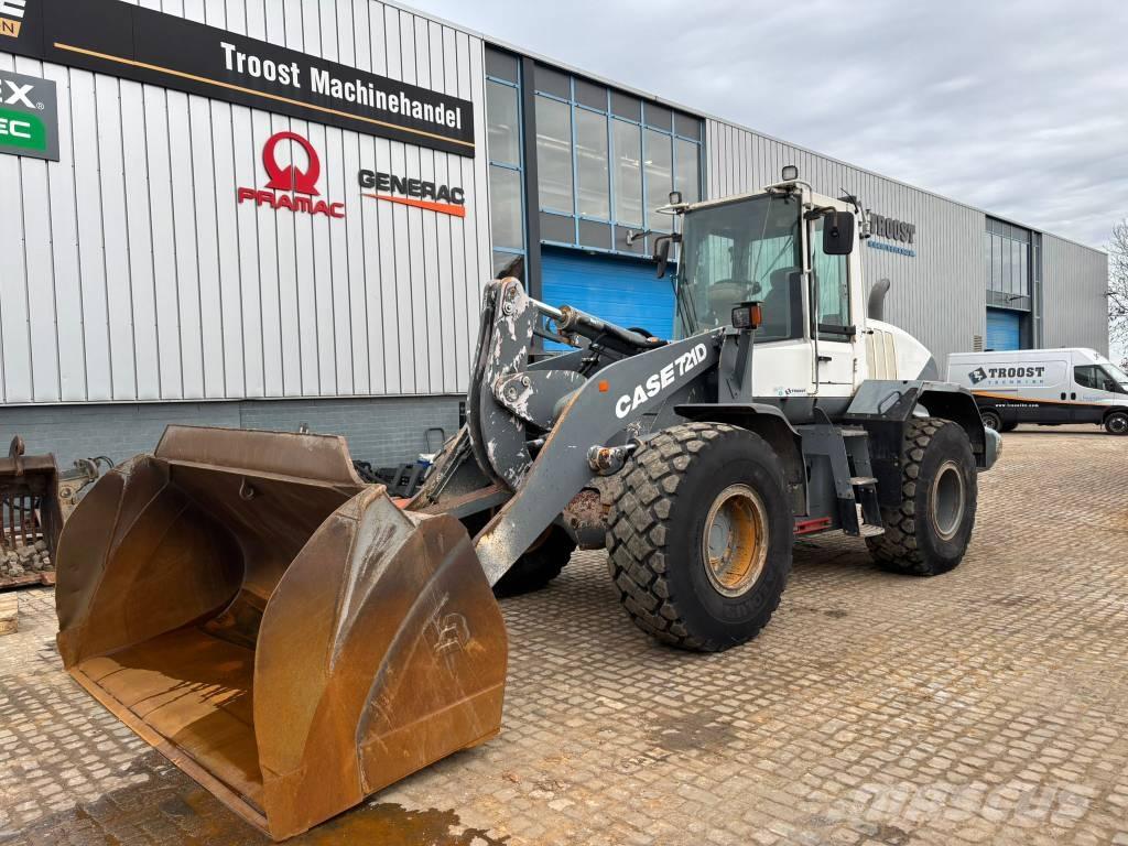 CASE 721 D Kolesni nakladalci