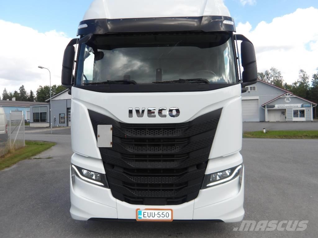 Iveco AS 440 STX Vlačilci