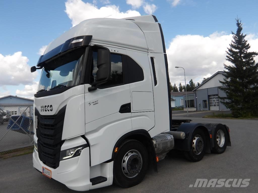 Iveco AS 440 STX Vlačilci