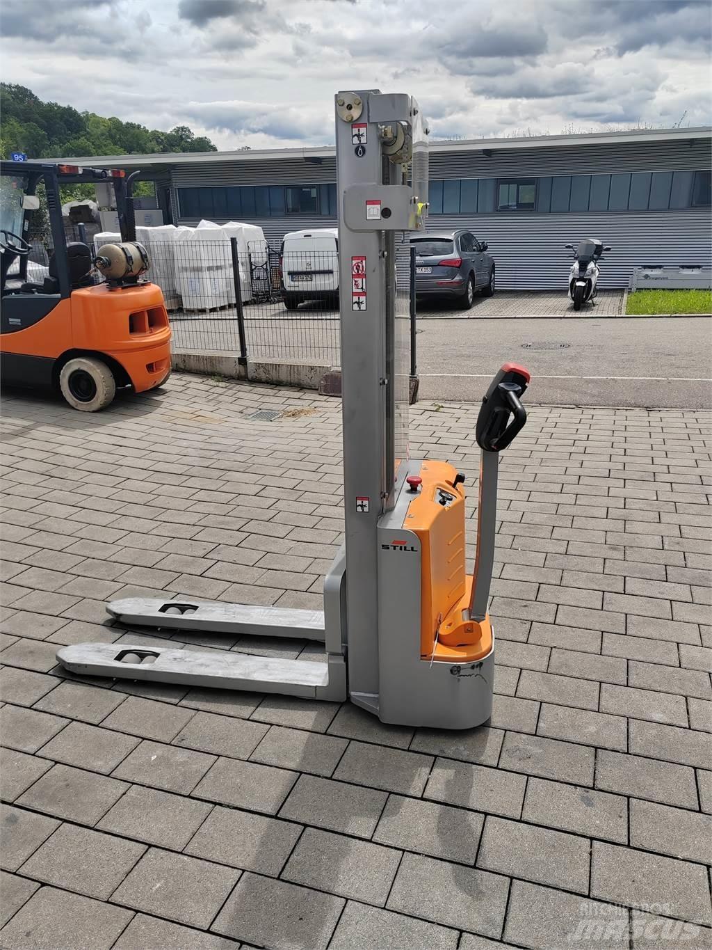 Still ECV10 Ročni električni viličar
